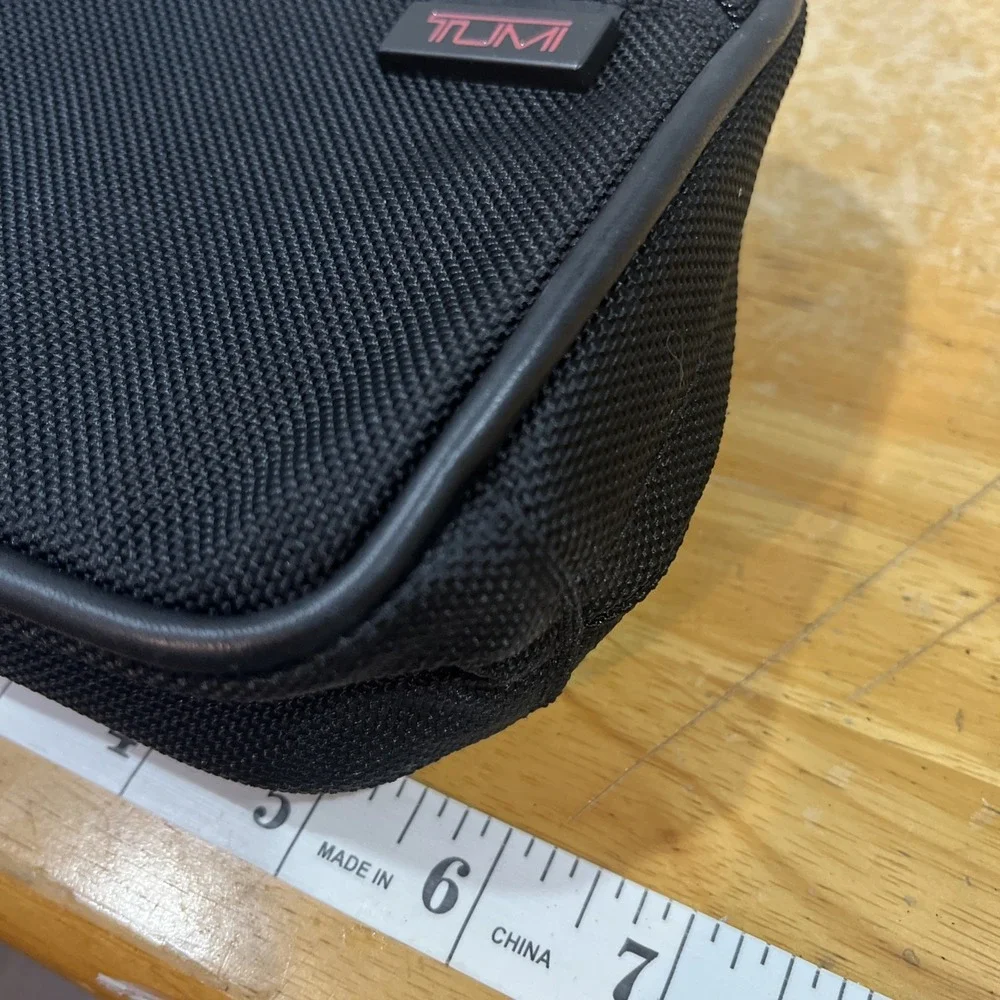 Tumi Golf Ball Bag Clip On Luxury Bag‎ 5x6x2